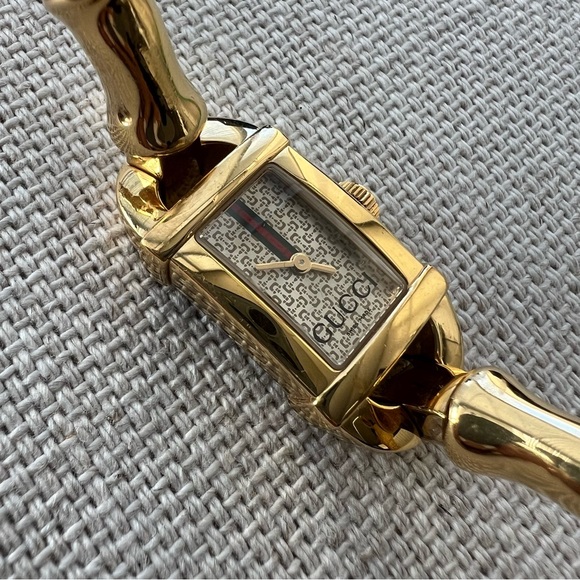 GUCCI Yellow Gold Bamboo Bangle Watch - Picture 3 of 16